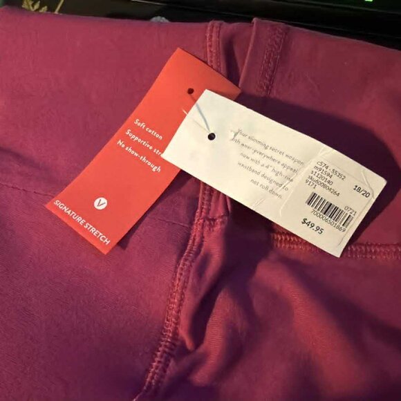 LIVI High-Rise Signature Stretch Capri Legging - Strappy Hem NEW W/tags - Picture 1 of 7